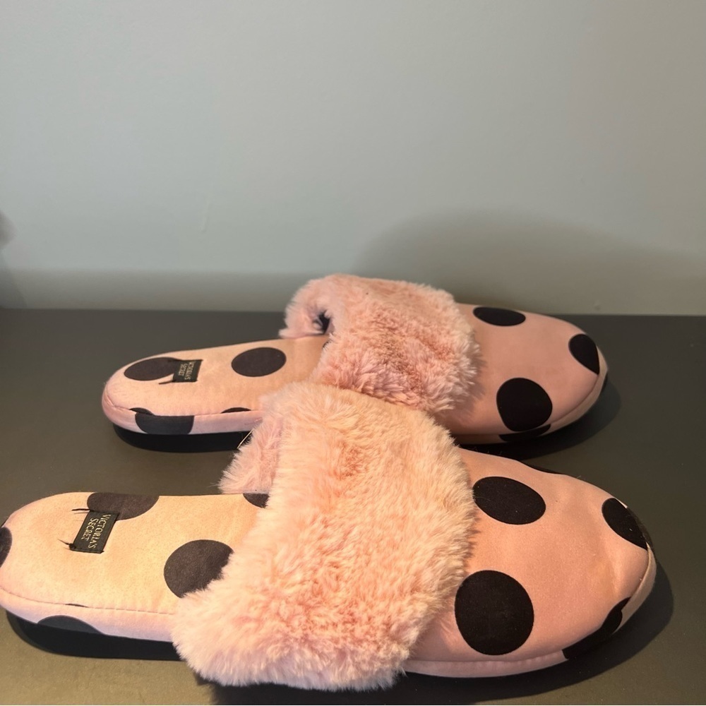 Victoria’s Secret signature satin slippers size M